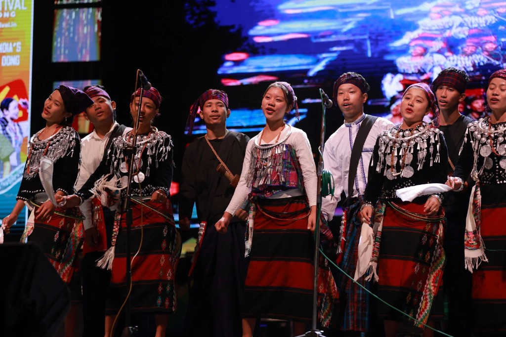 Sunrise Festival Dong photo 6