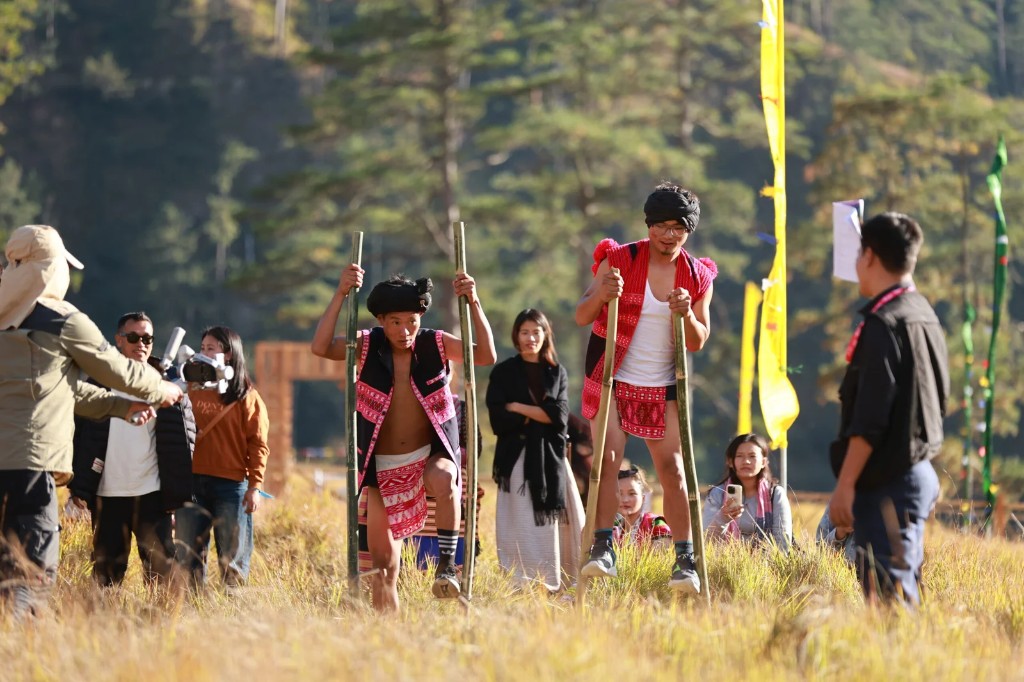 Sunrise Festival Dong photo 8